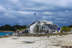 Bretagne: Hebergement base nautique île grande