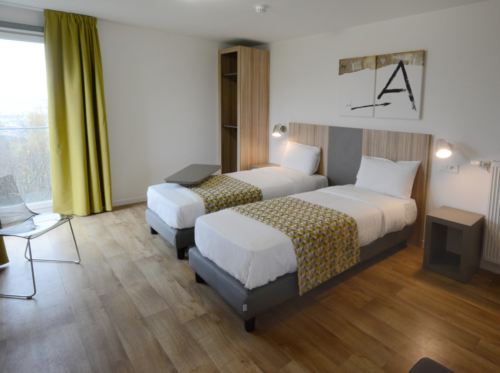 Lodge In Mis Paris***