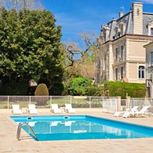 gîte de groupe en Touraine dans le parc d'un chateau